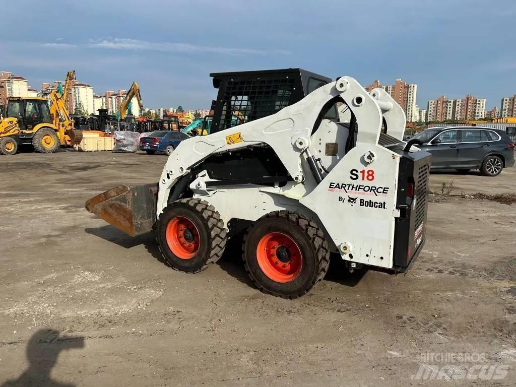 Bobcat S18 Smykem řízené nakladače