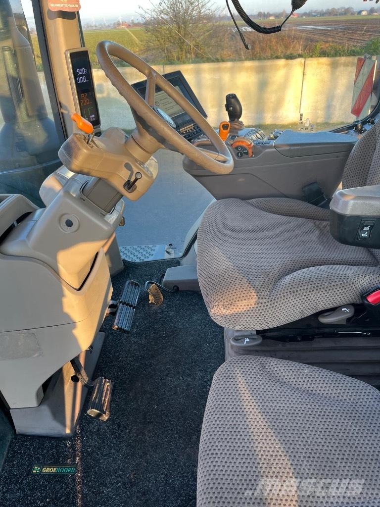 John Deere 8320 R Traktory