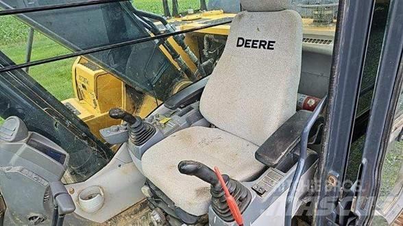 John Deere 210G LC Pásová rýpadla