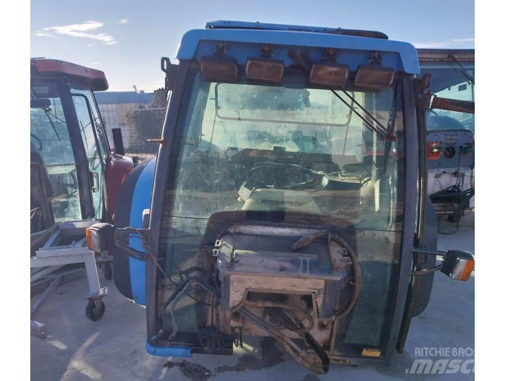 Landini Legend 115 Kabiny a interiér