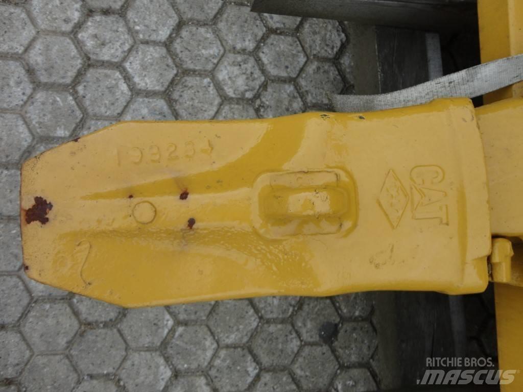 CAT 374 CAT bucket Lopaty