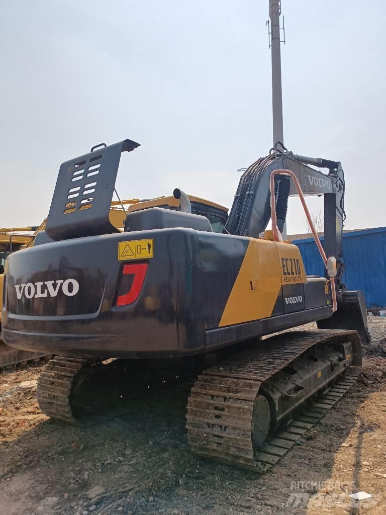 Volvo EC 210 Midi rýpadla 7t - 12t