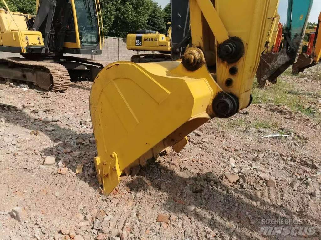 Komatsu PC 200 Pásová rýpadla