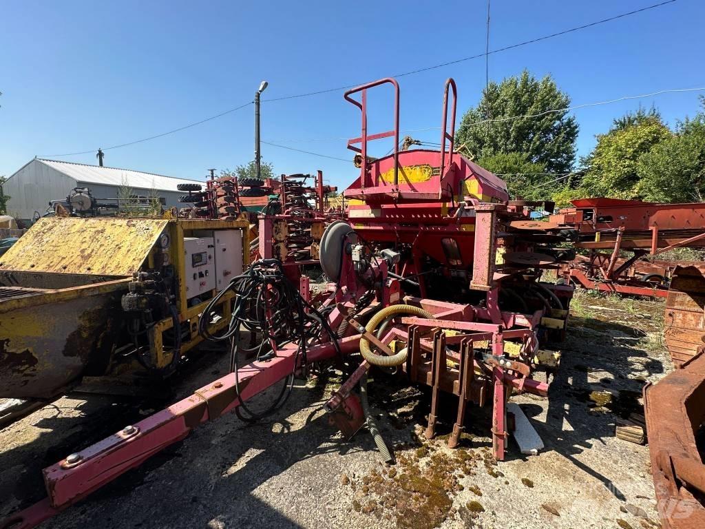 Väderstad Rapid400F Mechanické secí stroje