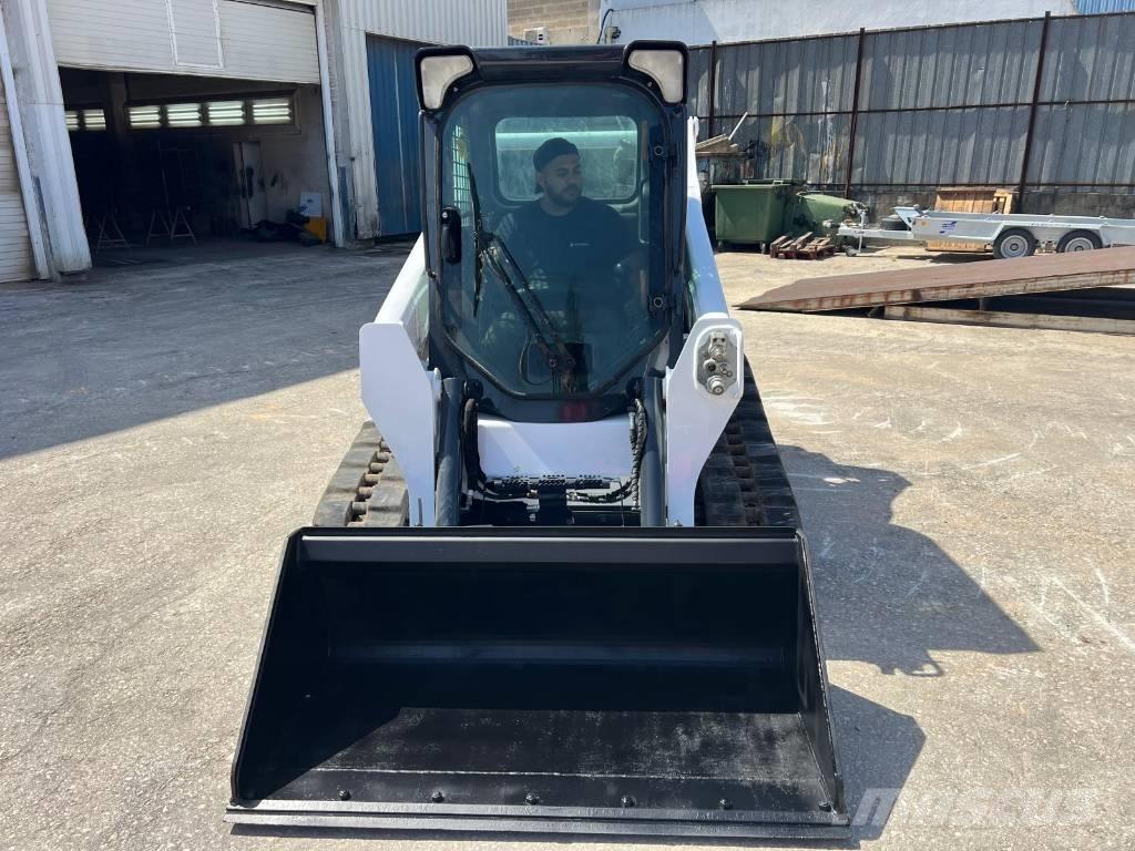 Bobcat T 590 HF Smykem řízené nakladače