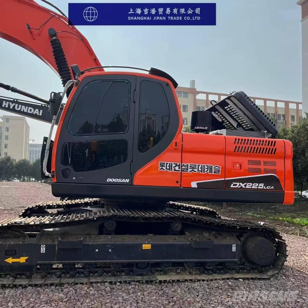 Doosan DX 225 Pásová rýpadla