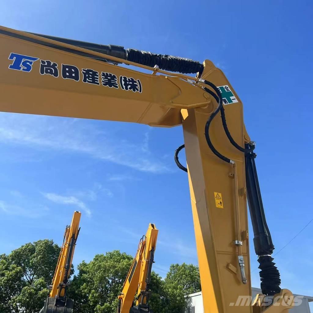 CAT 320d2 Midi rýpadla 7t - 12t