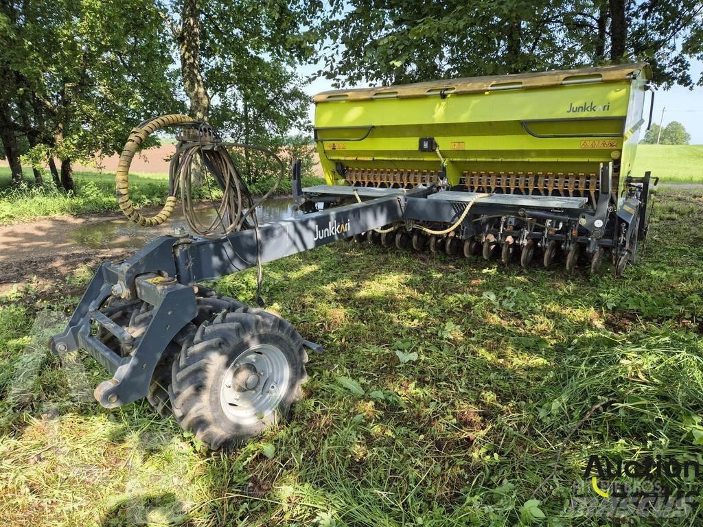 Junkkari M400 Plus Kombinované secí stroje