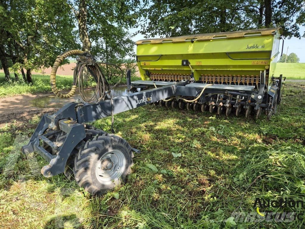 Junkkari M400 Plus Kombinované secí stroje