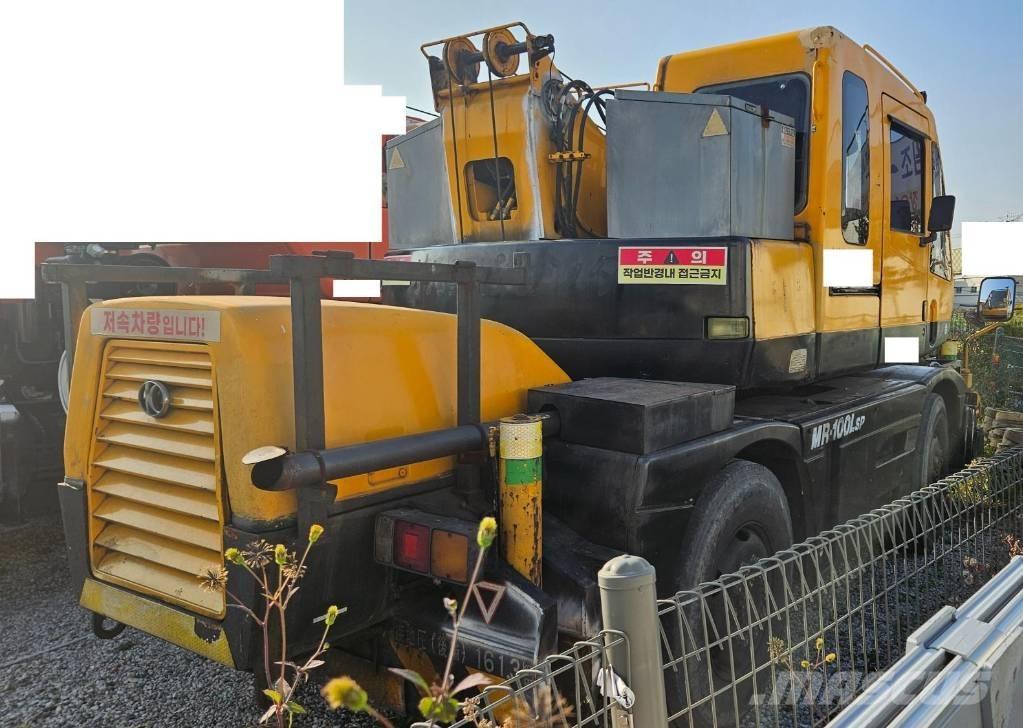 Kato MR 100 Jeřáby pro těžký terén