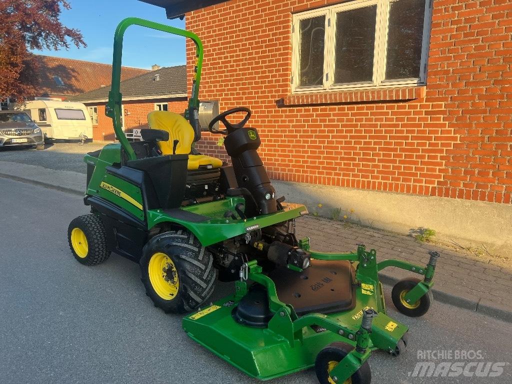 John Deere 1550 Samojízdné sekačky