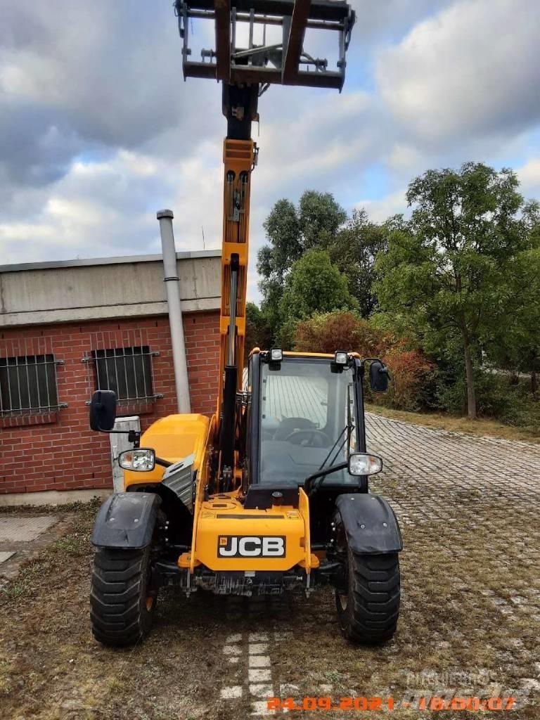 JCB 525-60 Teleskopické manipulátory