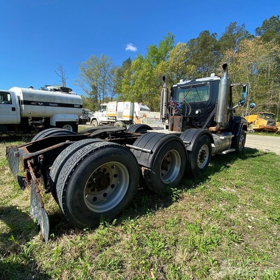 Mack CHN613 Tahače