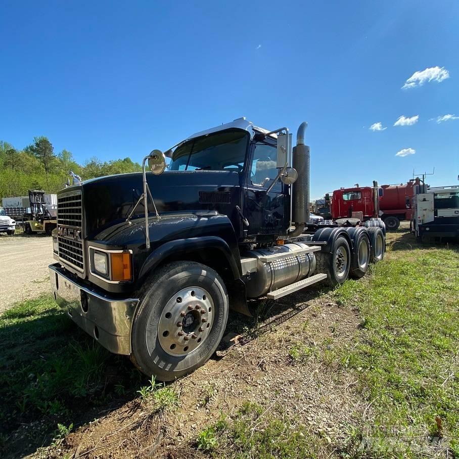 Mack CHN613 Tahače