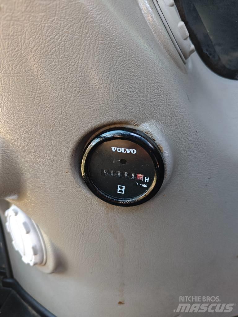 Volvo EC 250 D L Pásová rýpadla