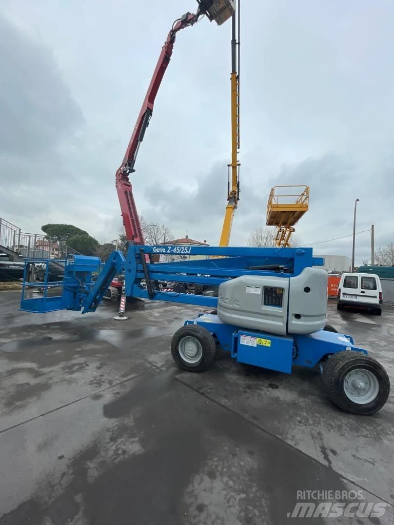 Genie Z 45/25 BI Kloubové plošiny