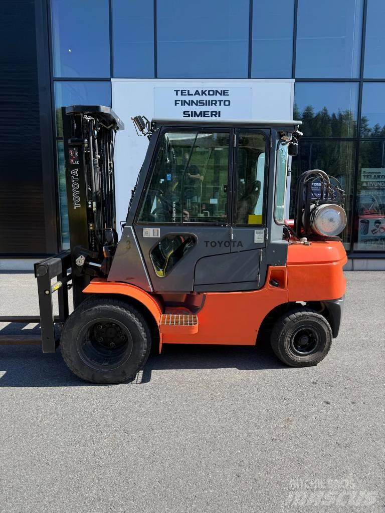 Toyota 02-7 FGF 30 LPG vozíky