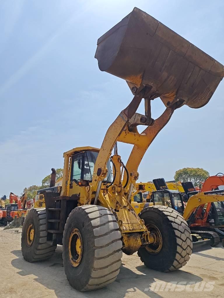 Komatsu WA 500 Kolové nakladače