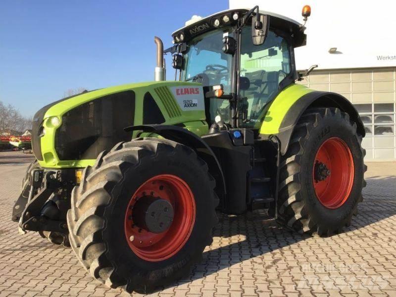 CLAAS AXION 920 Traktory