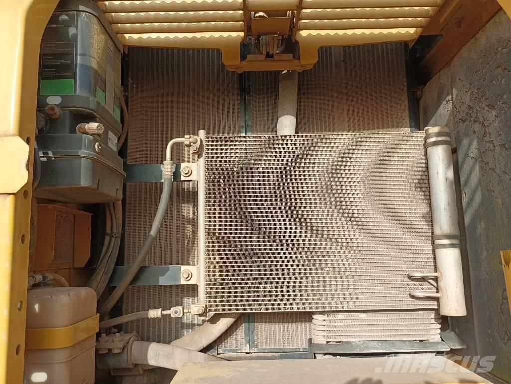 Komatsu PC 210 LC-8 Pásová rýpadla