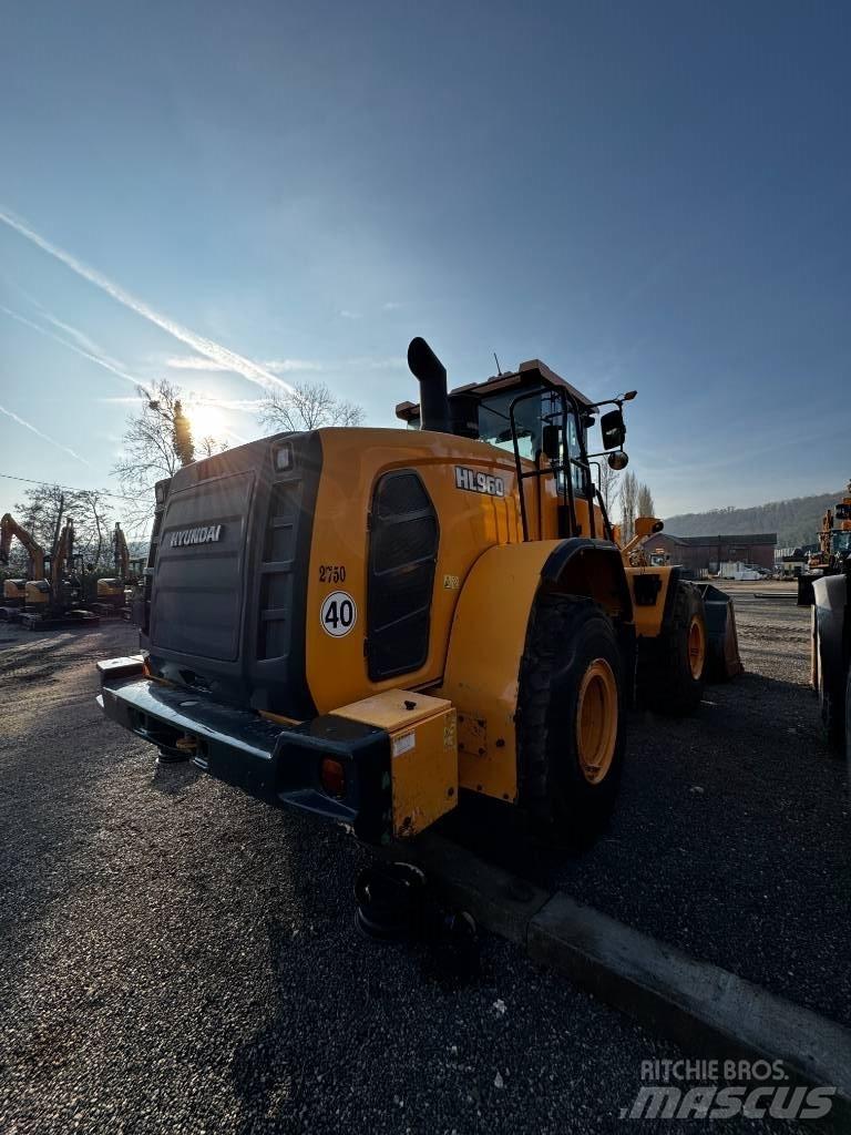 Hyundai HL 960 Kolové nakladače