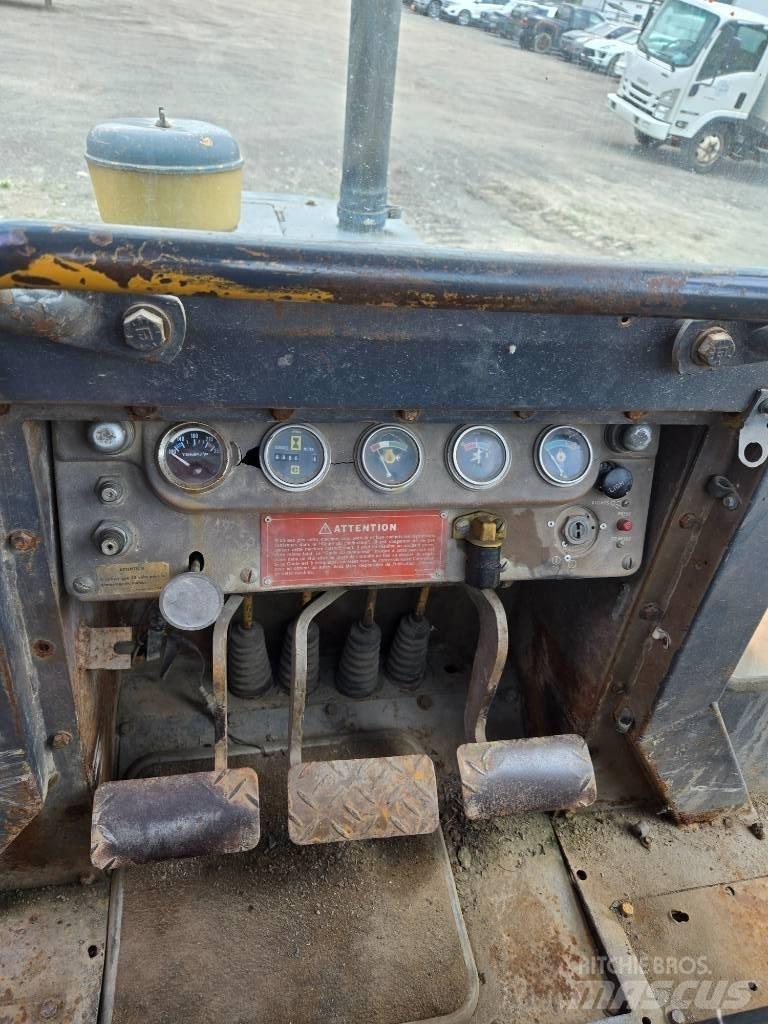 CAT D 3 B LGP Pásové dozery
