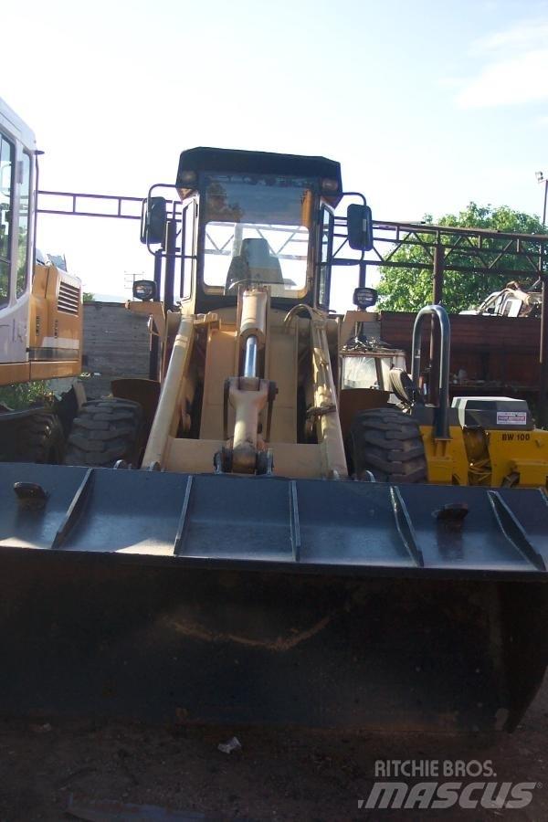 John Deere 544 BJ Kolové nakladače