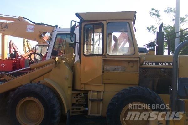 John Deere 544 BJ Kolové nakladače