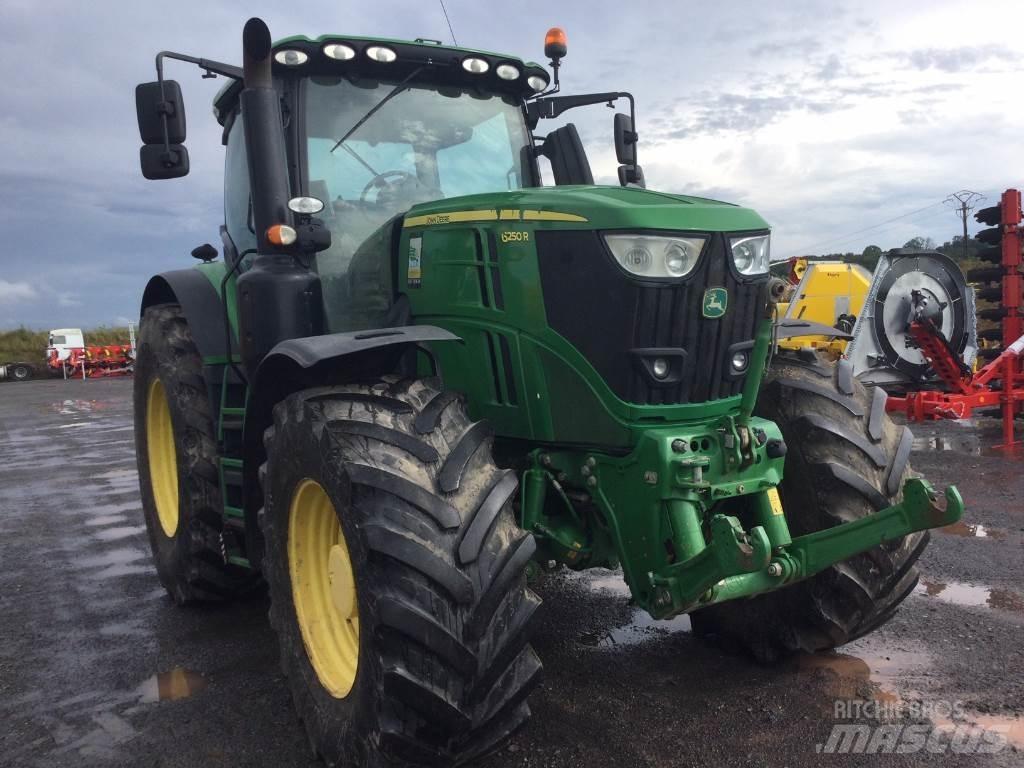 John Deere 6250R Traktory