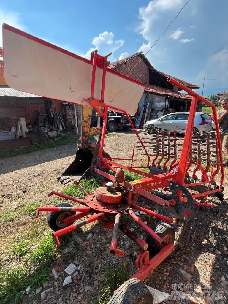 Kuhn GA3801 GM Obraceče a shrabovače sena