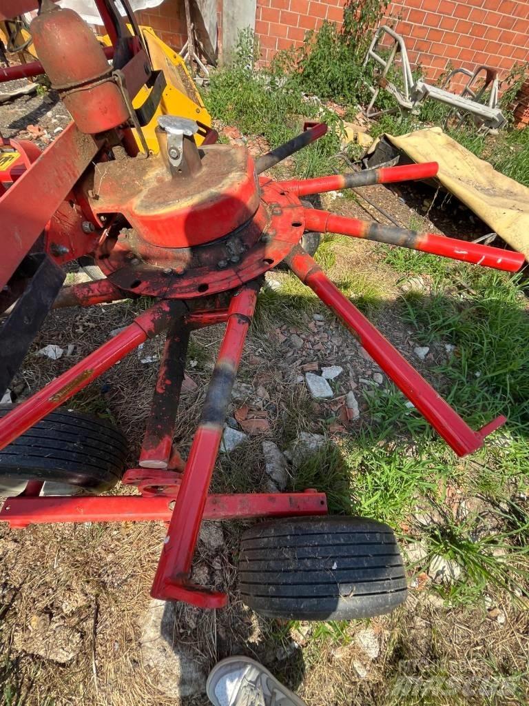 Kuhn GA3801 GM Obraceče a shrabovače sena
