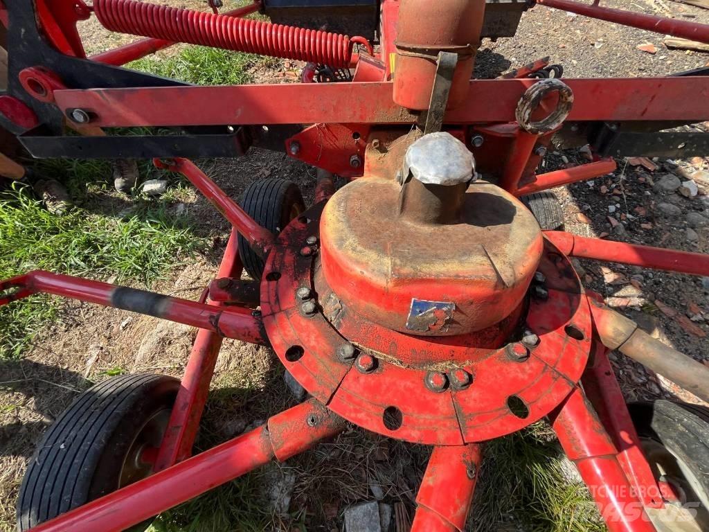 Kuhn GA3801 GM Obraceče a shrabovače sena