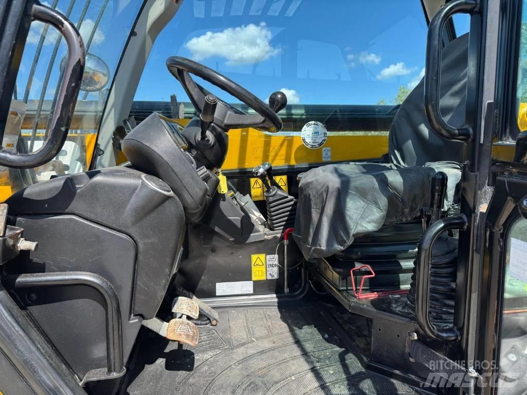 JCB 535-125 Hiviz Teleskopické manipulátory
