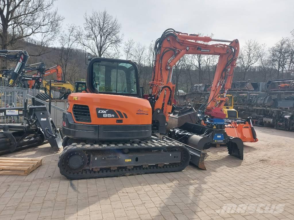 Develon DX 85 R-3 Midi rýpadla 7t - 12t