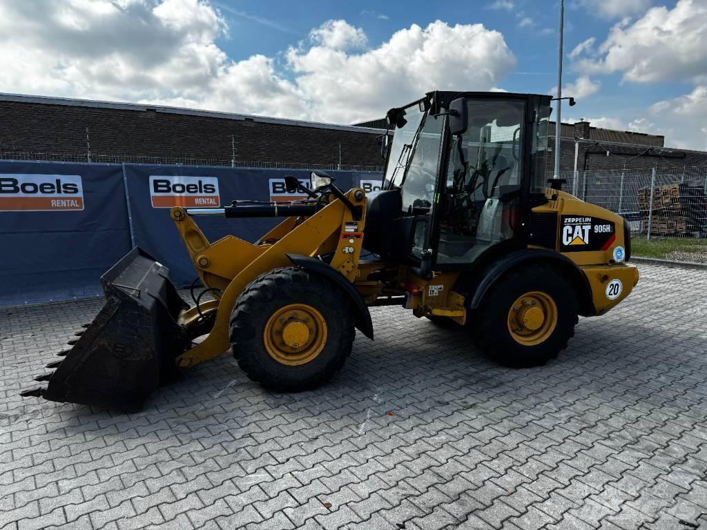CAT 906H2 Kolové nakladače