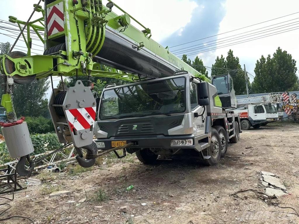 Zoomlion ZTC700 Univerzální terénní jeřáby