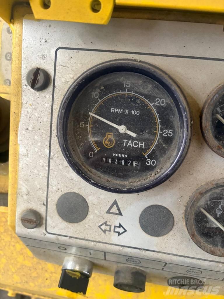 Dynapac CP 271 Pneumatikové válce