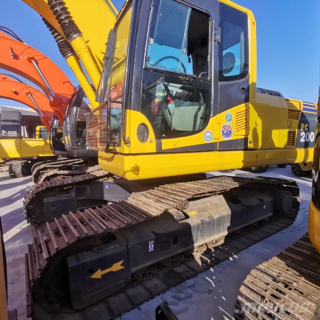 Komatsu PC 200-8 Pásová rýpadla