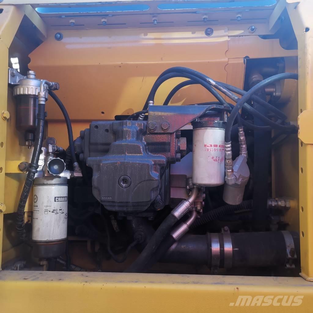Komatsu PC 200-8 Pásová rýpadla