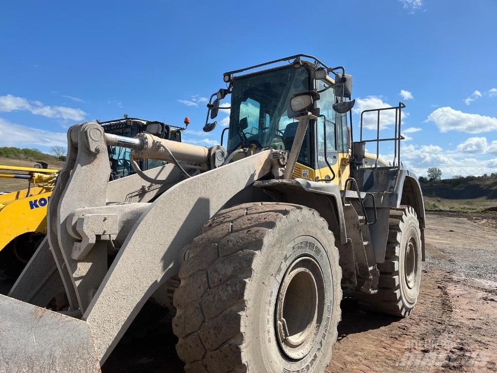 Komatsu WA 470 Kolové nakladače