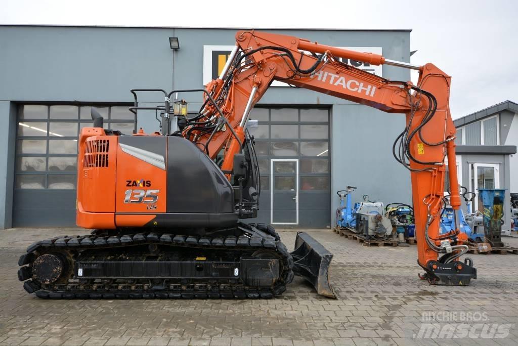 Hitachi ZX 135 US-7 Pásová rýpadla