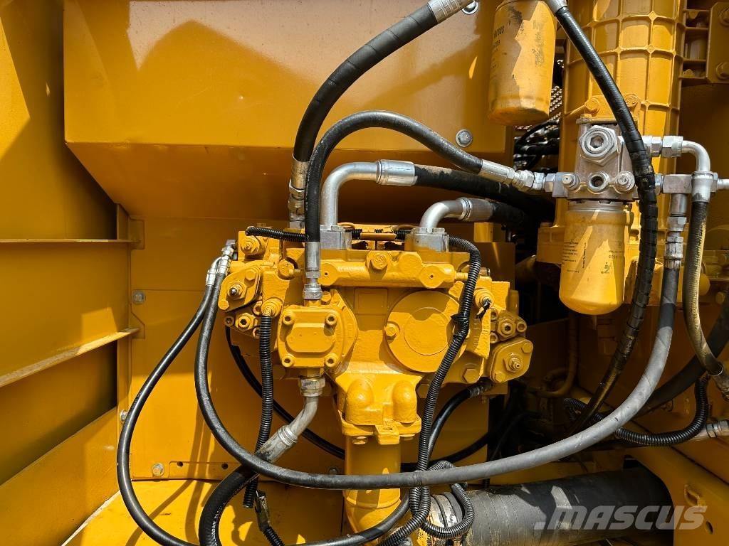 CAT CAT320C Midi rýpadla 7t - 12t