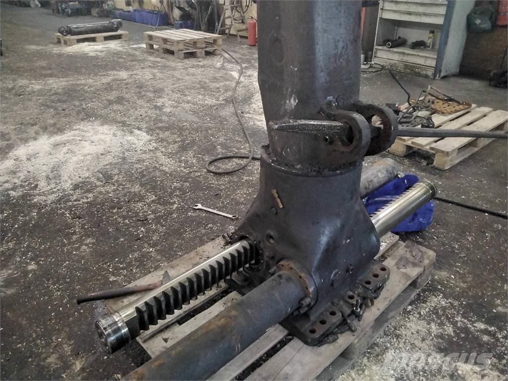 John Deere Cf8 Lesní jeřáby