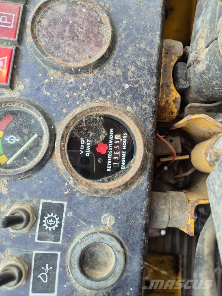 Volvo BM 4300 Kolové nakladače