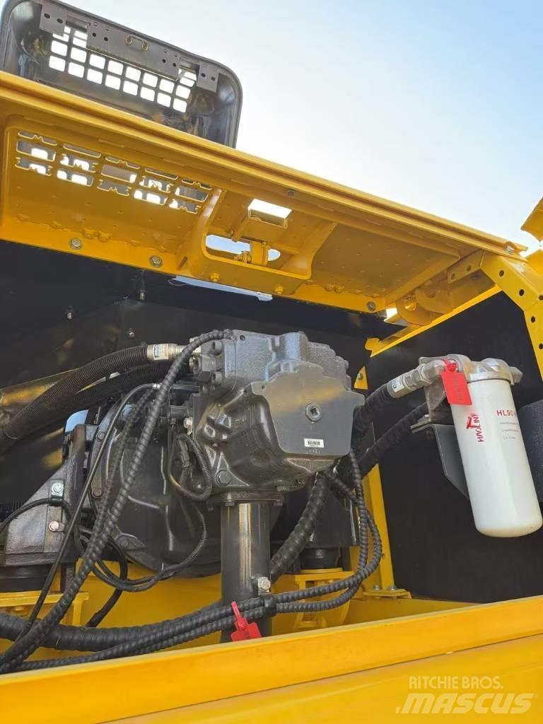 Komatsu 350LC-8 Pásová rýpadla