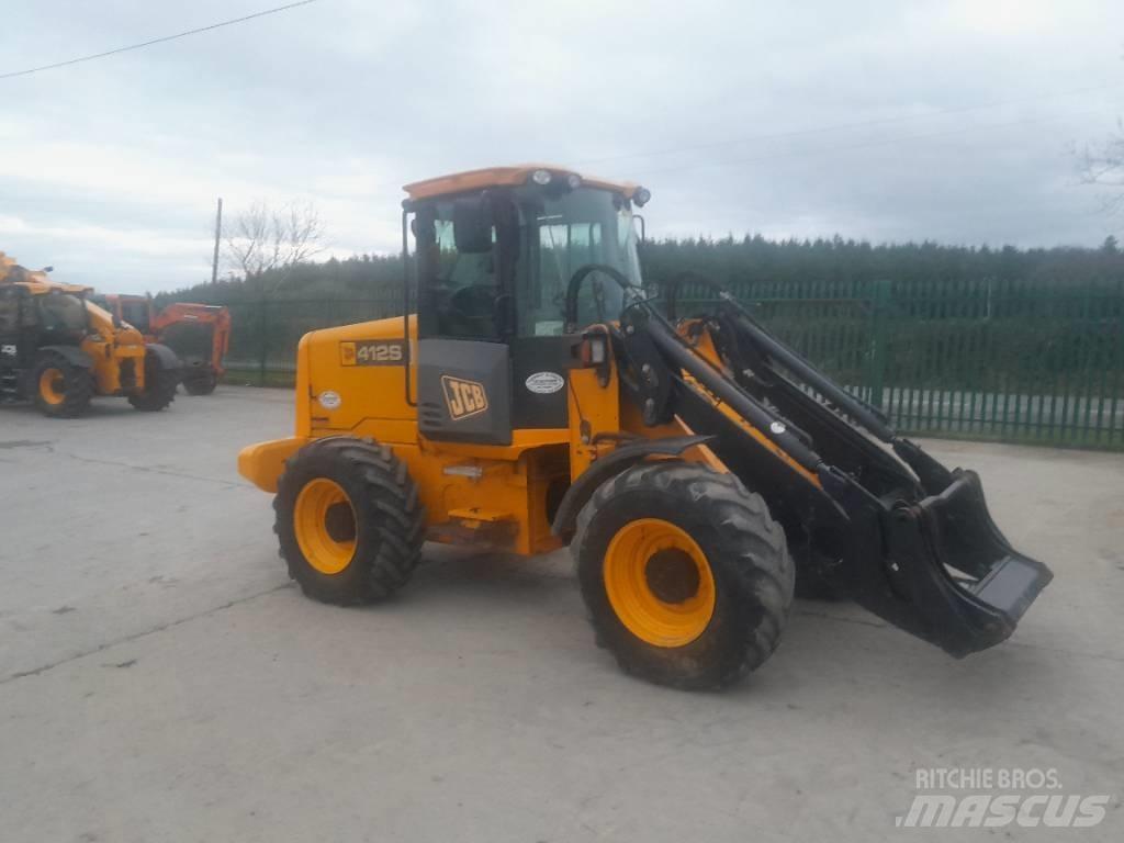 JCB 412 Kolové nakladače