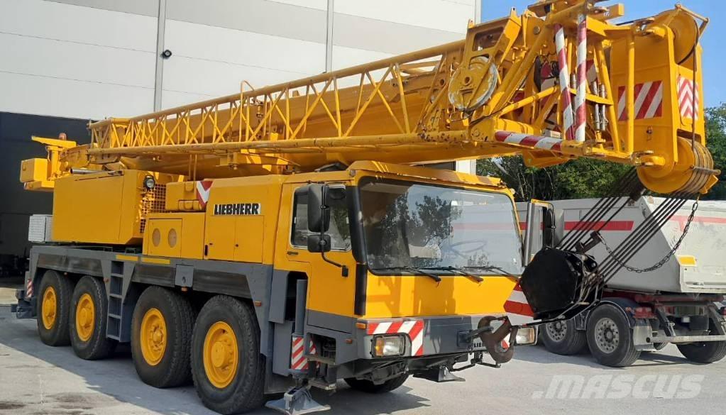 Liebherr 1070/1 Univerzální terénní jeřáby