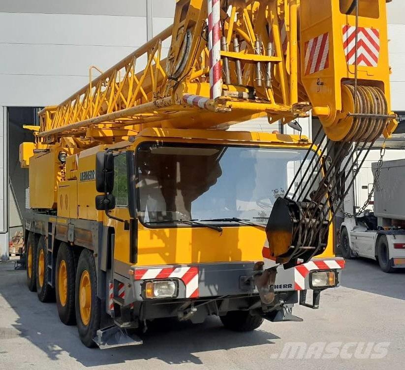 Liebherr 1070/1 Univerzální terénní jeřáby