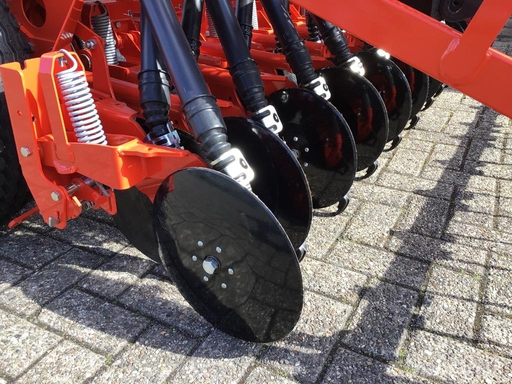 Kuhn Premia 300-24MD Mechanické secí stroje