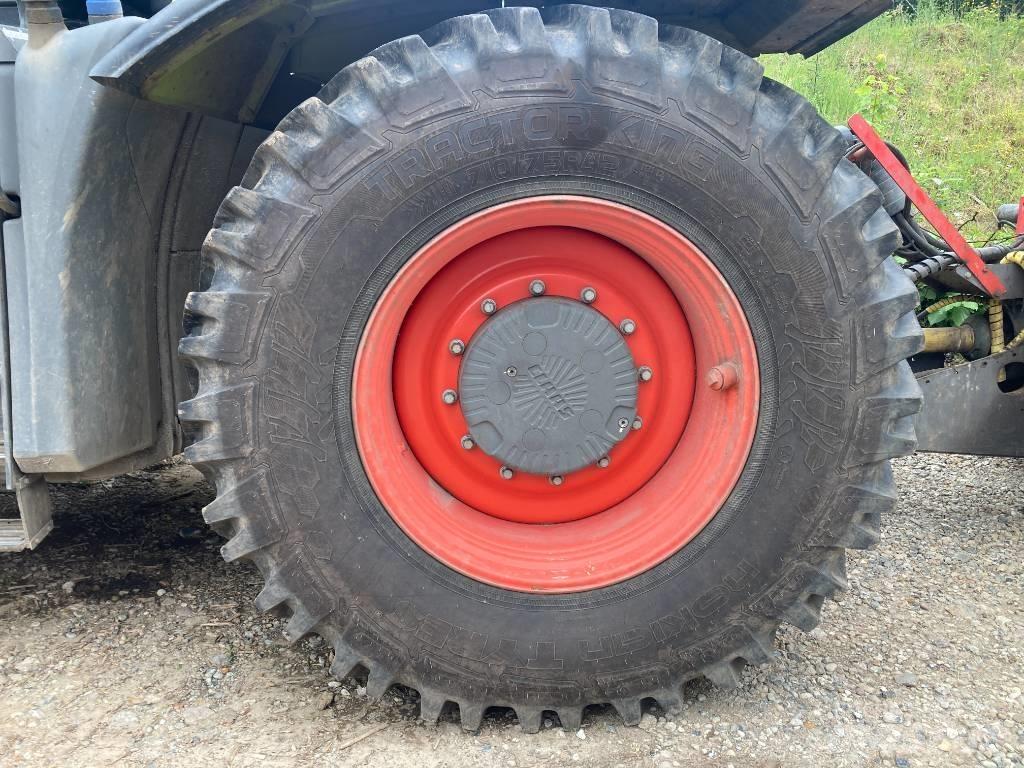CLAAS XERION 4500 VC Traktory
